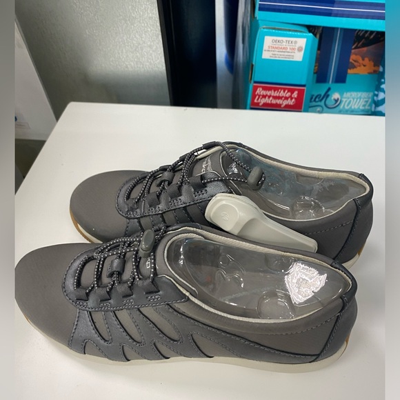 New Dansko Sneaker Size 8.5 US Grey Color - Picture 3 of 5